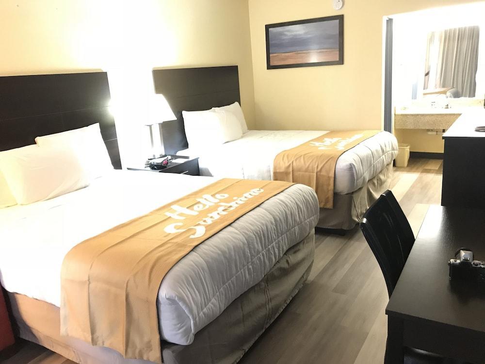 Days Inn By Wyndham Greensboro Airport מראה חיצוני תמונה