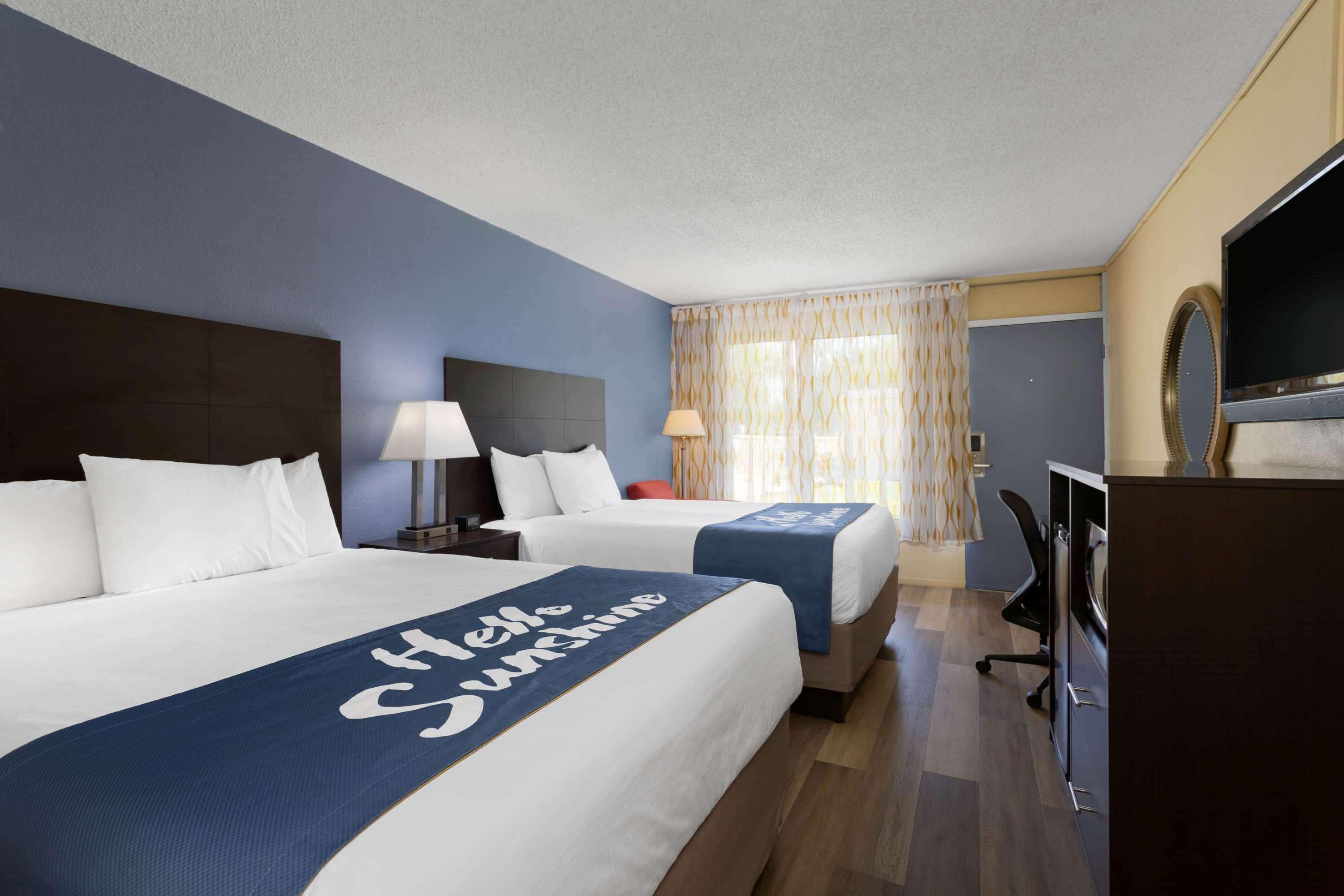 Days Inn By Wyndham Greensboro Airport מראה חיצוני תמונה