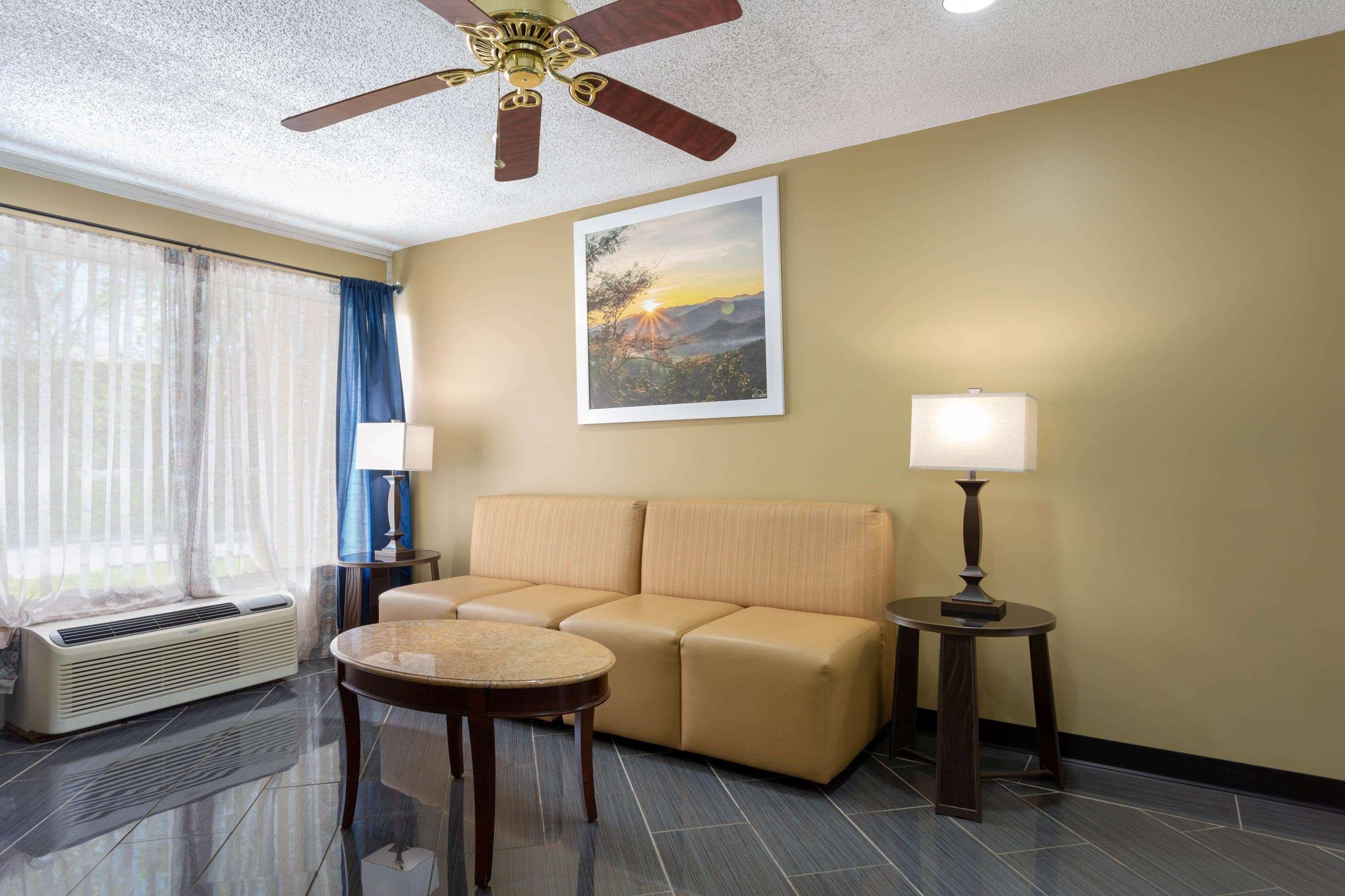 Days Inn By Wyndham Greensboro Airport מראה חיצוני תמונה