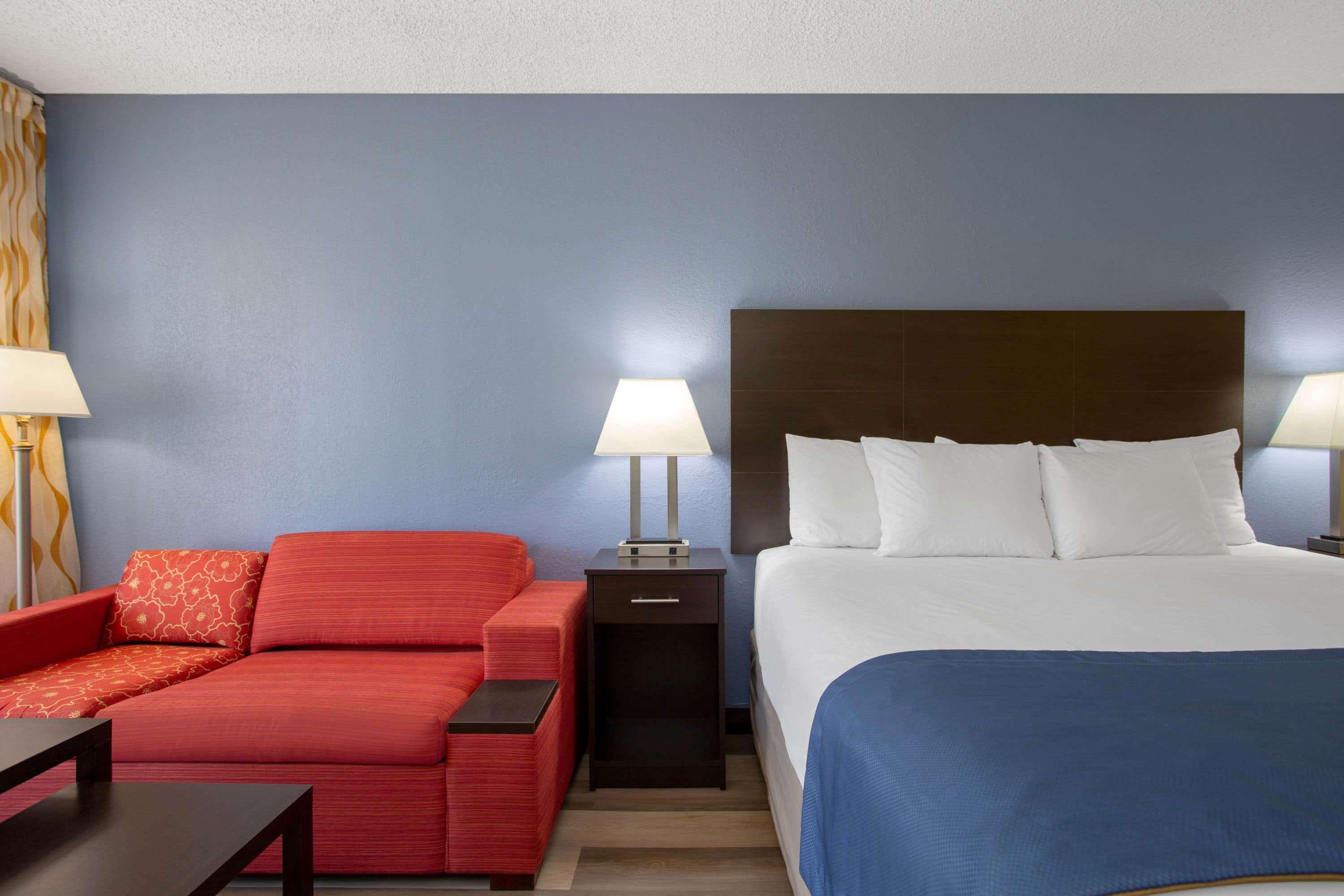 Days Inn By Wyndham Greensboro Airport מראה חיצוני תמונה