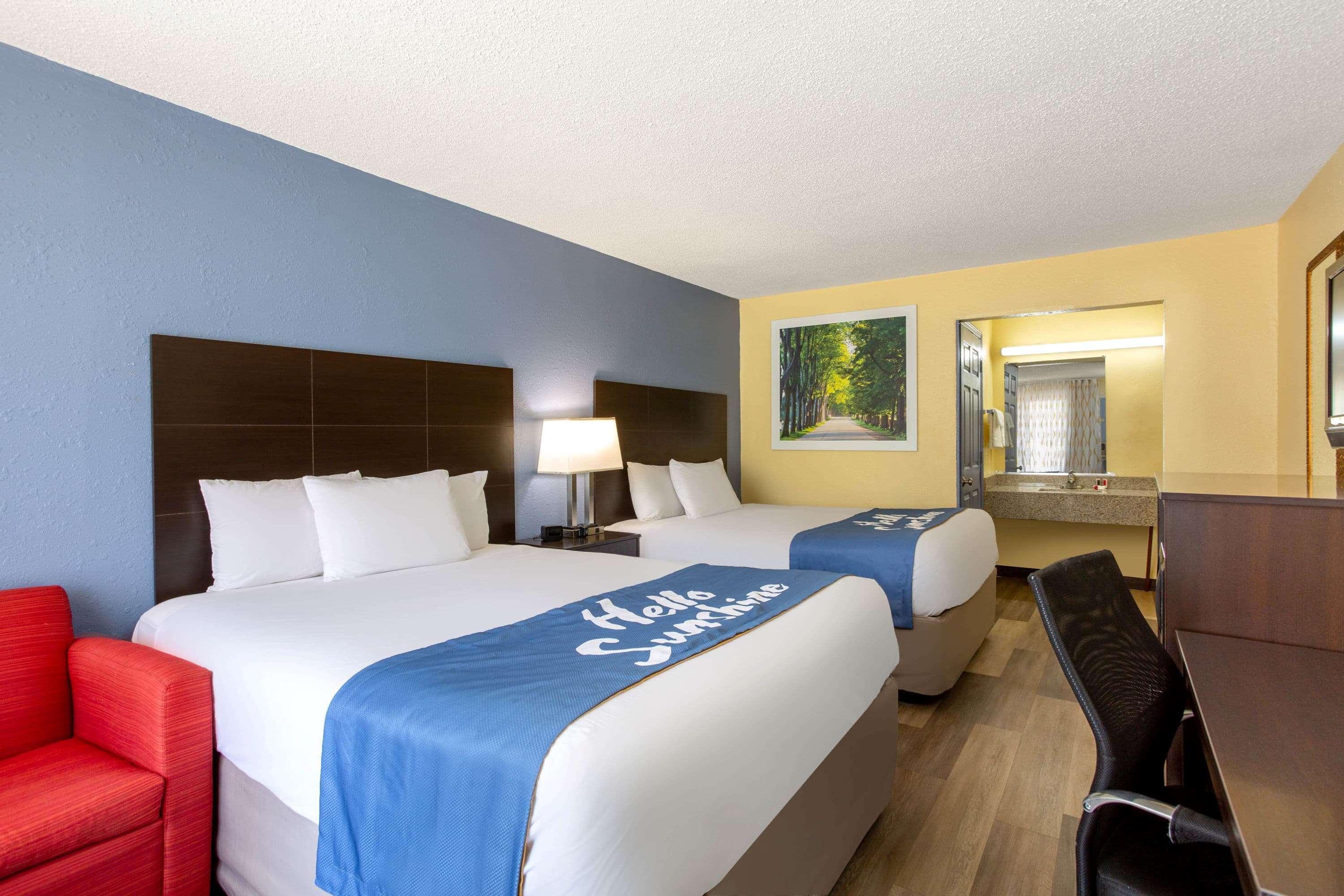 Days Inn By Wyndham Greensboro Airport מראה חיצוני תמונה