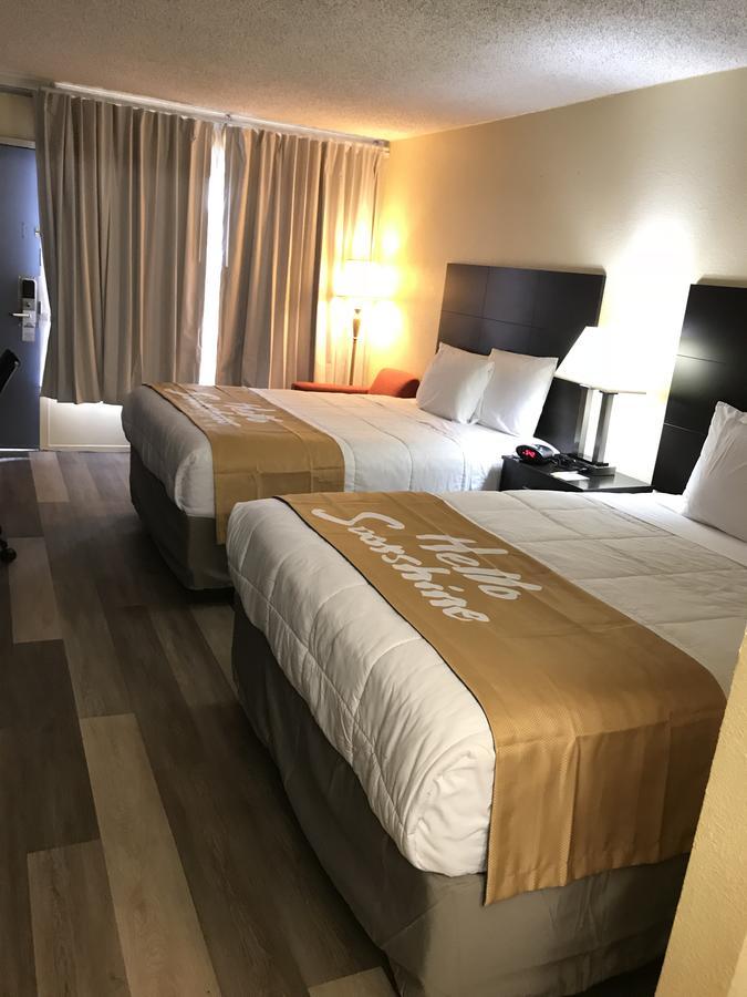 Days Inn By Wyndham Greensboro Airport מראה חיצוני תמונה