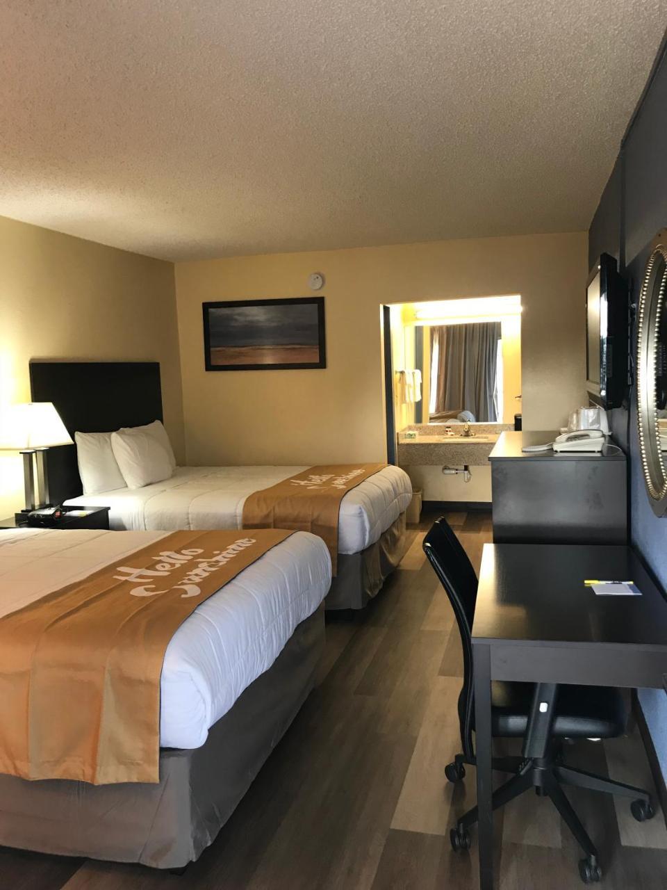 Days Inn By Wyndham Greensboro Airport מראה חיצוני תמונה
