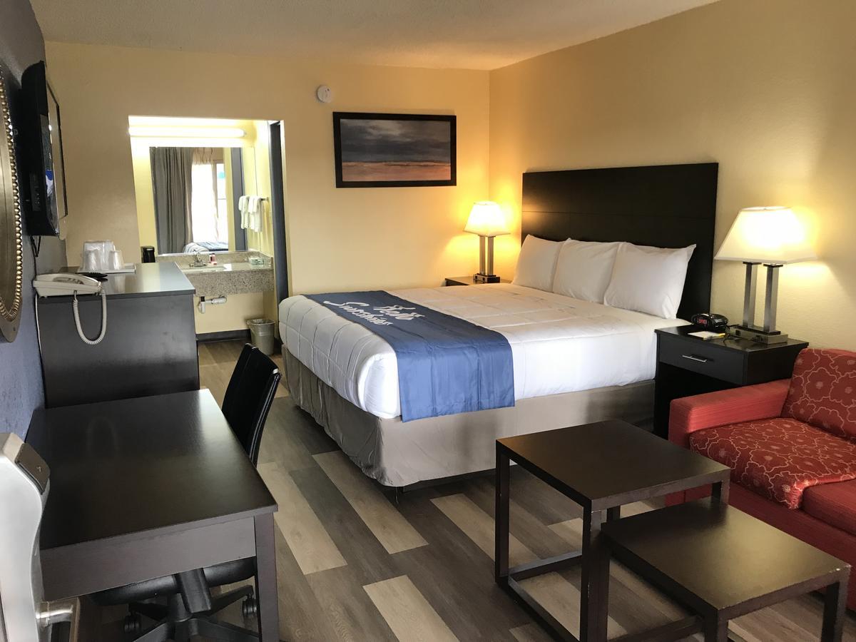 Days Inn By Wyndham Greensboro Airport מראה חיצוני תמונה